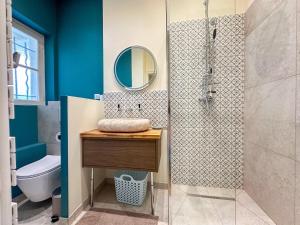 Ένα μπάνιο στο VitraNova – Face à la cathédrale de Chartres