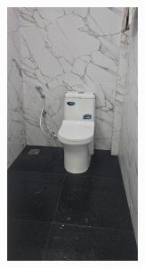 Bilik mandi di Gopurathingal studio Apartment Bethel