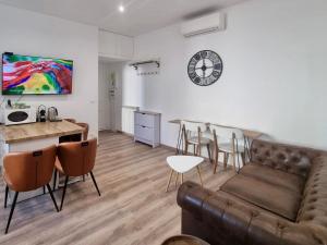 Μια τηλεόραση ή/και κέντρο ψυχαγωγίας στο Jules Ferry Monaco