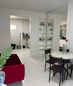 Kuchyň nebo kuchyňský kout v ubytování Estúdio próximo ao aeroporto com vaga na garagem