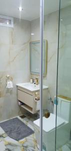 Koupelna v ubytování La maison Blanche de Todra + 14 fotografií