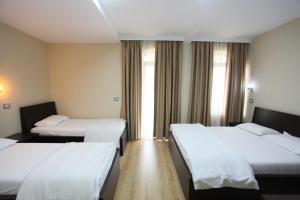 Afbeelding uit fotogalerij van PANORAMA Rooms Hotel near the Old Bazaar in Krujë
