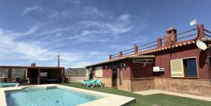Hồ bơi trong/gần La Casa Roja Torrox 6 huéspedes y piscina privada