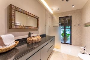 Koupelna v ubytování La Cueva de Piedra + 70 fotografií