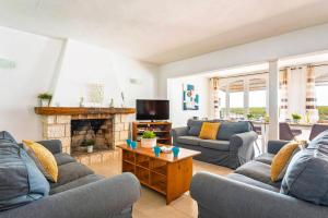 Posezení v ubytování Villa Pinar by Villa Plus