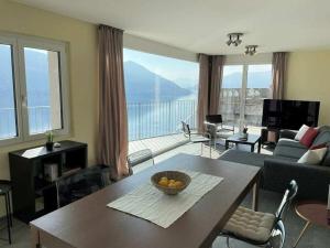 Fotografie z fotogalerie ubytování 1-bedroom holiday home v destinaci Arcegno