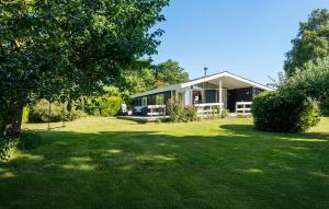 Κήπος έξω από το Cozy Home In Nysted With House Sea View
