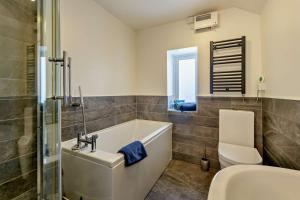 Et badeværelse på Toad Hall + 21 billeder