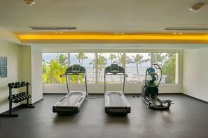 Γυμναστήριο ή/και όργανα γυμναστικής στο Caribbean Beachfront Apartment. W/ Scenic view