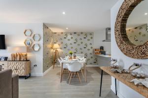 Ảnh trong thư viện ảnh của Sea Sand - W12 ở Woolacombe +25 ảnh