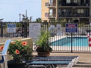 Πισίνα στο ή κοντά στο High Point North Studio M8 +3 φωτογραφίες