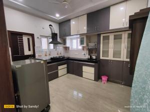 Kuchyň nebo kuchyňský kout v ubytování A Cozy home away from home! + 51 fotografií