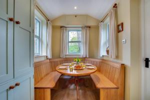 Crosby RavensworthにあるMonks Bridgeのギャラリーの写真