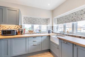 Foto sihtkohas Curland asuva majutusasutuse The Milking Parlour - Heavenly Views Cot galeriist +24 fotot