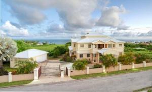 Το κτήριο όπου στεγάζεται  η παραθεριστική κατοικία