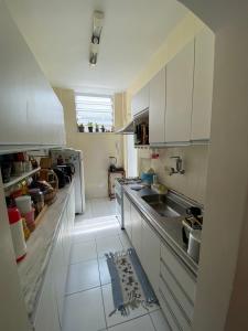 Dapur atau dapur kecil di Oportunidade - Suíte com Ar Condicionado - Para UMA ou mais pessoa do MESMO Grupo - BARRA +3 gambar