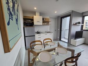 Kuchyň nebo kuchyňský kout v ubytování Coastal Comfort 2 Bed T2-617