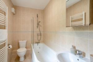 Koupelna v ubytování Eskholme Lodge + 20 fotografií