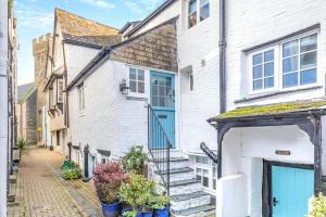 Το κτήριο όπου στεγάζεται  η παραθεριστική κατοικία