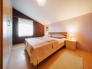 Ένα ή περισσότερα κρεβάτια σε δωμάτιο στο Charming 2-Bed Apartment