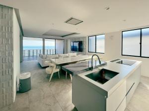 Μια τηλεόραση ή/και κέντρο ψυχαγωγίας στο CORAL RESORT VILLA atsuhama - Vacation STAY 21288v