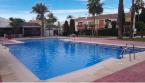Swimmingpoolen hos eller tæt på Vera playa Apartamento