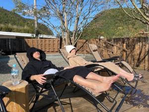 YoriiにあるNATURE HEALING KAMIYAMA - Vacation STAY 71980vのパティオ(椅子付)