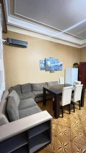 Imagen de la galería de Veluna Inn Hostel & Hotel, en Baku 61 fotos más