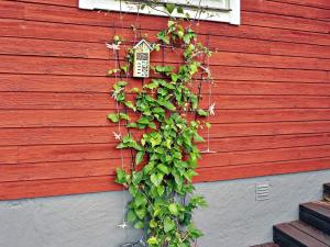オーケシュバーリアにある5 person holiday home in ÅKERSBERGAの登山工場