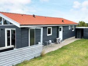 Το κτήριο όπου στεγάζεται  η παραθεριστική κατοικία