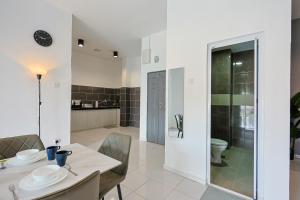 Bilik mandi di Chill & Bloom -Cameron Highlands Escape Clover Home M02 +83 gambar