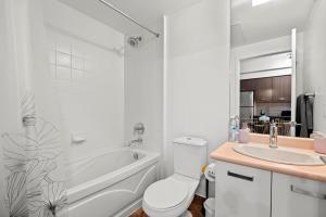 Ένα μπάνιο στο 1BR High Floor View Downtown Toronto +16 φωτογραφίες