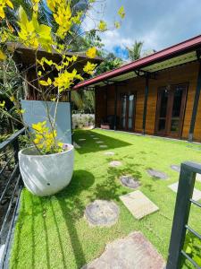 Κήπος έξω από το Barewood Bliss Villa +2 φωτογραφίες