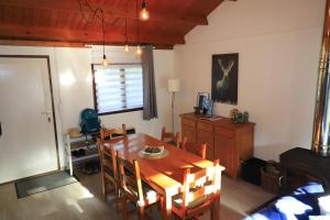 Posezení v ubytování Le Chalet du temps suspendu + 18 fotografií