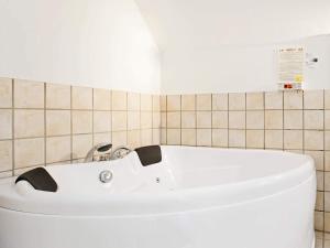 ภาพในคลังภาพของ Luxury Retreat in Marielyst - By Traum Ferienwohnungen ในBøtø By