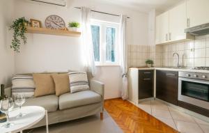 Kuchyň nebo kuchyňský kout v ubytování House Rilovic by Villas Guide