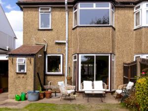 Hoone, kus puhkemaja asub