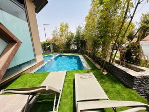 Πισίνα στο ή κοντά στο La villa luxury suites