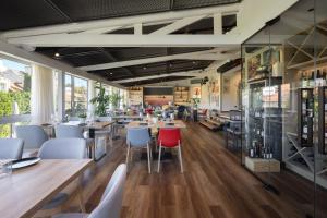 En restaurant eller et andet spisested på Kremowa Residence by Solarento