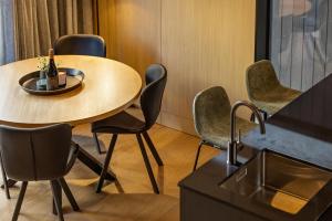 Et opholdsområde på Te Awa Luxury Villa Queenstown