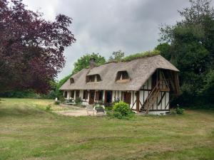 Gallery image of Chaumiere normande in Sainte-Opportune-la-Mare