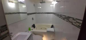 Ένα μπάνιο στο Colina 804