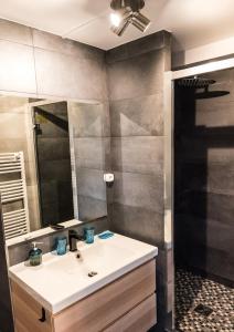 Ένα μπάνιο στο Cosy apartment - Montrouge