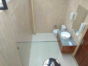 Ένα μπάνιο στο Rumah Lotus Lovina +16 φωτογραφίες