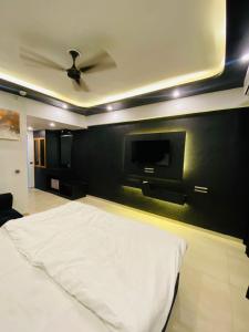 Ένα ή περισσότερα κρεβάτια σε δωμάτιο στο Castle Stay +9 φωτογραφίες