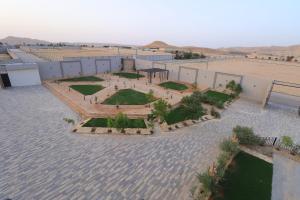 an aerial view of a courtyard with plants at منتجع إلارا للمناسبات والاحتفالات in Riyadh