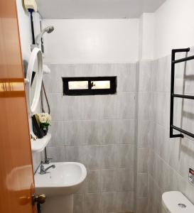 Ένα μπάνιο στο Gensan Apartment Rental +113 φωτογραφίες
