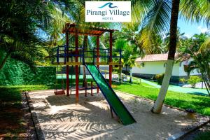 Kawasan permainan kanak-kanak di Pirangi Village Hotel