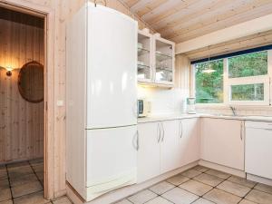 Kuchyň nebo kuchyňský kout v ubytování Secluded Retreat by Lyngbo Heath - By Traum Ferienwohnungen