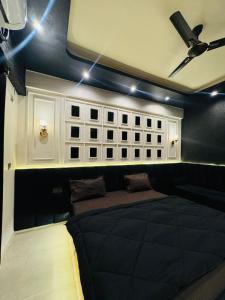 Ένα ή περισσότερα κρεβάτια σε δωμάτιο στο Castle Stay